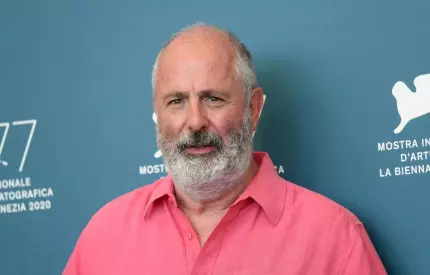 Roger Michell, regizorul "Notting Hill", mort la 65 de ani Roger Michell, una dintre ultimele apariţii la Festivalul de Film de la Veneţia