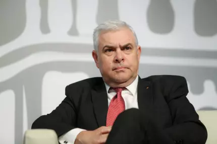 Angel Tilvăr, întrebat despre faptul că tatăl său a lucrat în fosta Securitate. Răspunsul noului ministru al Apărării Angel Tilvăr, întrebat despre faptul că tatăl său a lucrat în fosta Securitate. Răspunsul noului ministru al Apărării