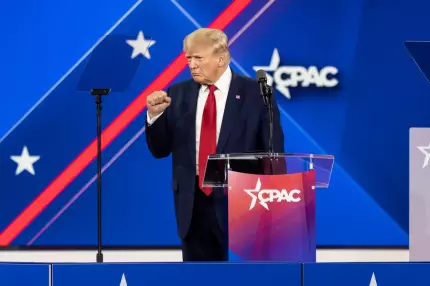 "Mi-au spart seiful!"Ce se ascunde în spatele raidului făcut de FBI la casa din Florida a lui Donald Trump. "Mi-au spart seiful!"Ce se ascunde în spatele raidului făcut de FBI la casa din Florida a lui Donald Trump.