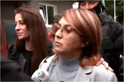 Laura Bîlcea, fiica milionarului Ioan Crişan, şi doi complici, trimişi în judecată. Femeia, acuzată că ar fi comandat asasinatul Laura Bîlcea, fiica milionarului Ioan Crişan, şi doi complici, trimişi în judecată. Femeia, acuzată că ar fi comandat asasinatul