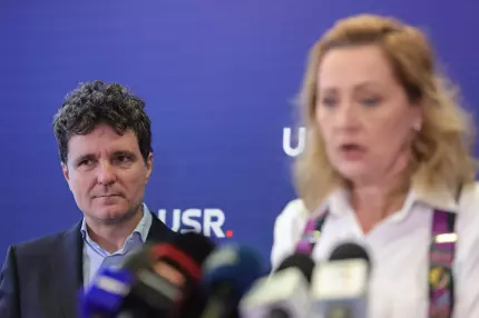 Nicuşor Dan şi Elena Lasconi, candidaţi la prezidenţiale, în timpul unor conferinţe de presă Crin Antonescu: Nicuşor Dan încearcă să "jefuiască de voturi o femeie care pare fără apărare"