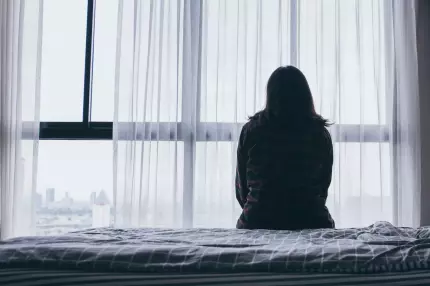 O tânără din Italia şi-a îngropat copiii nou-născuţi în grădină. Iubitul ei nu ştia că femeia a fost însărcinată