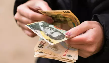 Bloomberg: După șocul electoral, România asigură piețele: deficitul va fi ținut sub control