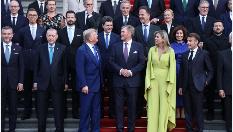 Nicușor Dan, lângă Donald Trump la poza de grup de la summitul NATO de la Haga