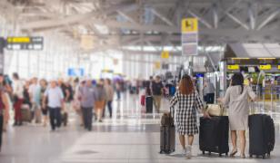 Românii pleacă în vacanță mai precauți. Asigurările de călătorie sunt tot mai căutate