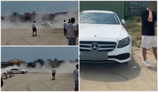 Un şofer a intrat cu maşina pe plaja din Constanţa pentru a face drifturi în nisip. Cu cât a fost amendat